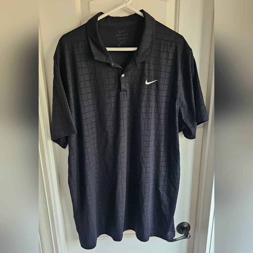 Nike Men's Black Polo Shirt with Check Pattern